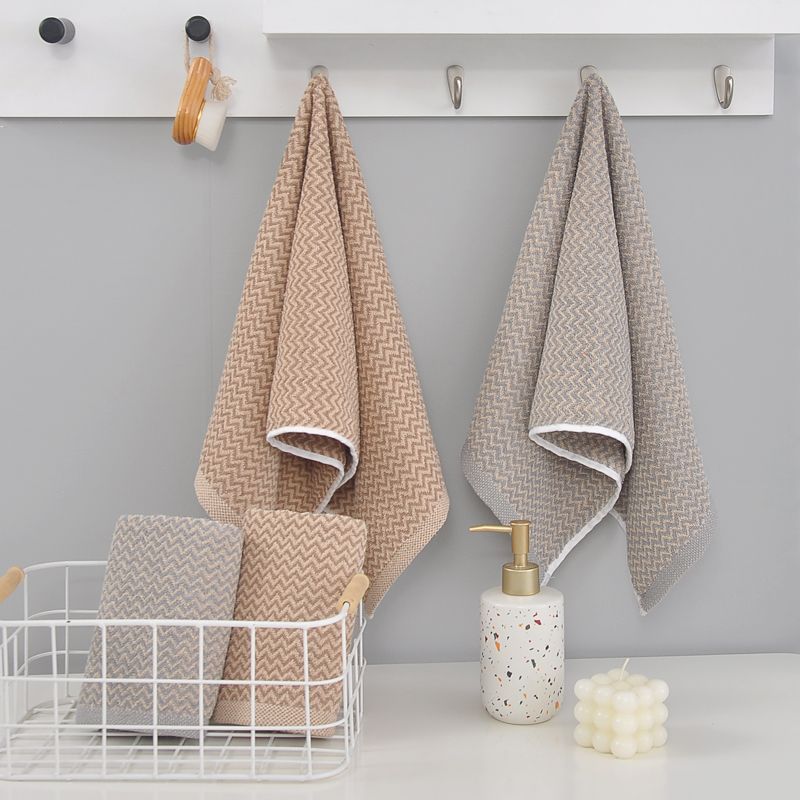 3枚組のヘリンボーン柄コットンタオルセット。超ソフトで吸水性 - Spa Towel のレビューと価格