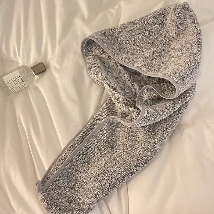 マイクロファイバー製、ストライプ柄の速乾ヘアタオル。吸水性が - Spa Towel のレビューと価格